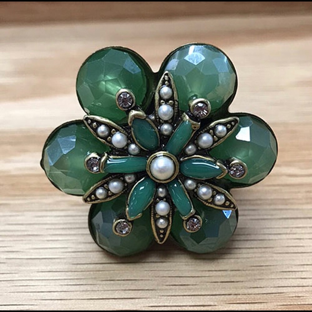 Jadeite Petals Vintage Vibe Large Statement Ring-NWT